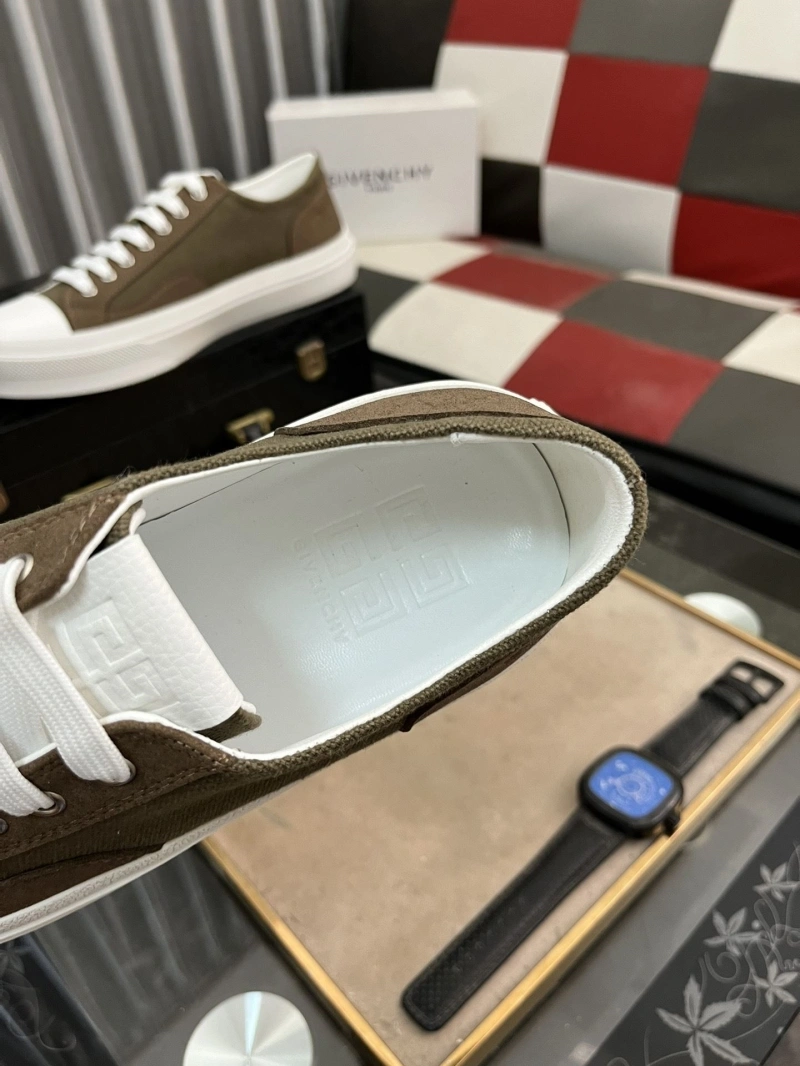 Gxvxnchy Sneakers ModernLook 153483