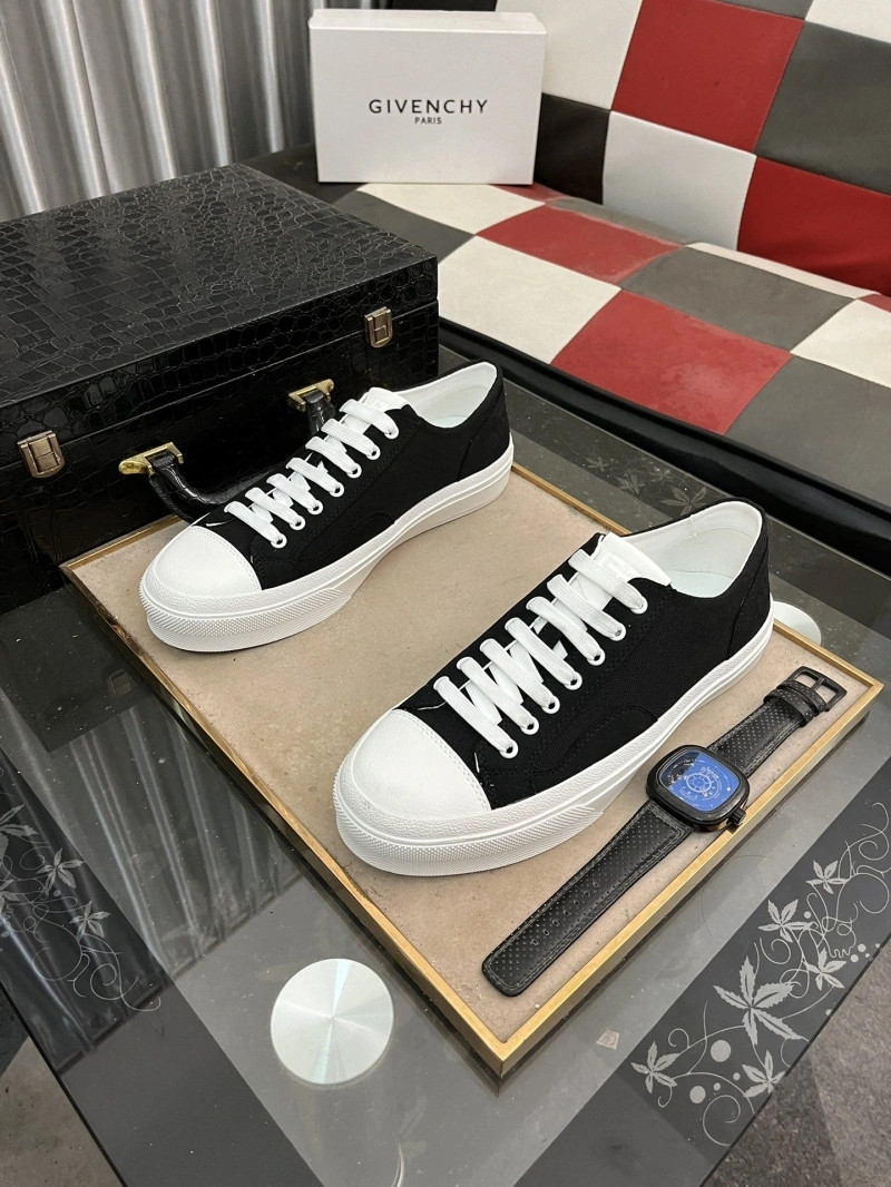 StreetReady Gxvxnchy Sneakers 153471