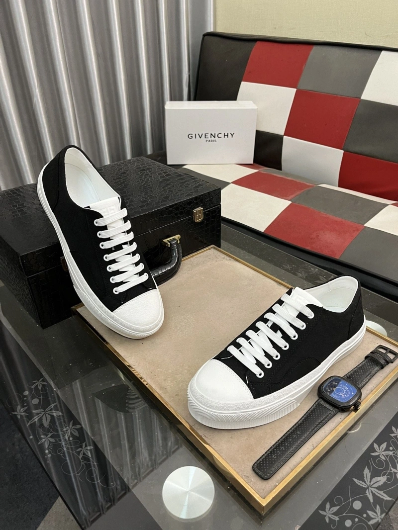 StreetReady Gxvxnchy Sneakers 153471