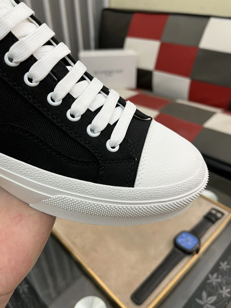 StreetReady Gxvxnchy Sneakers 153471