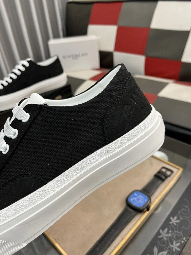 StreetReady Gxvxnchy Sneakers 153471