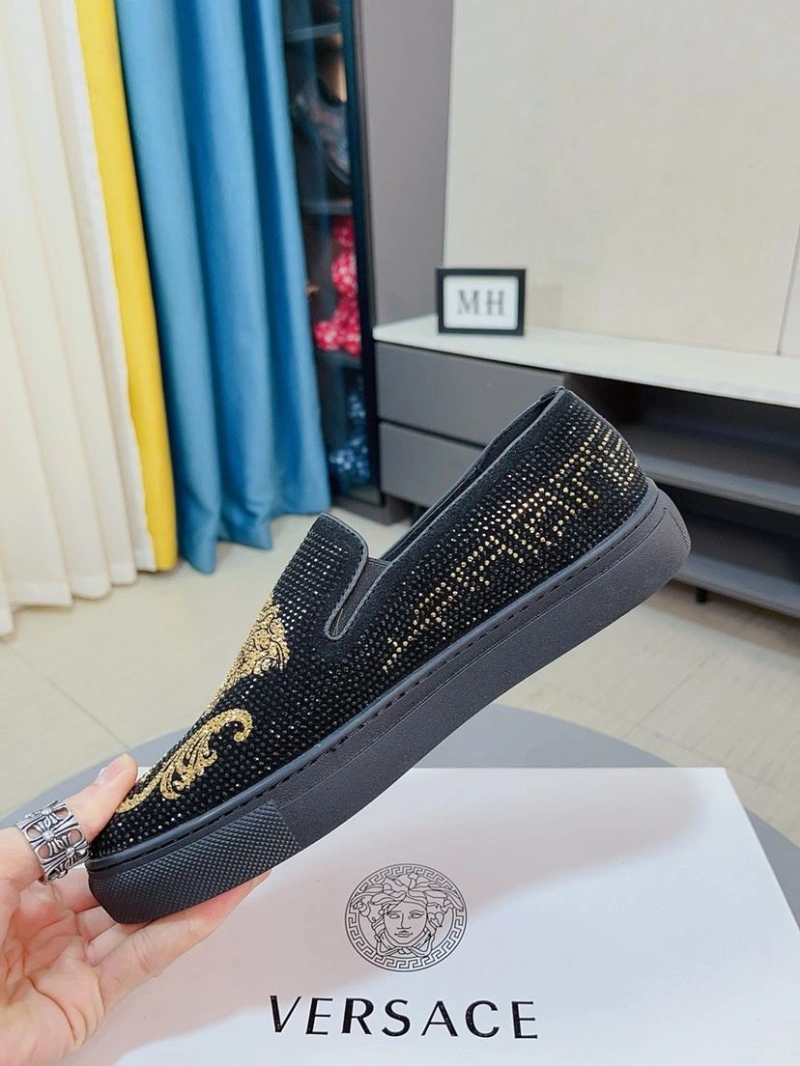 Bold Gxvxnchy Sneakers 153462