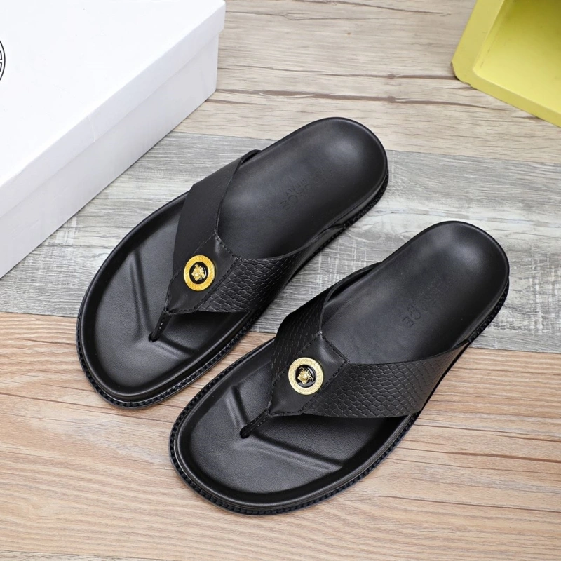 Compact Gxvxnchy Slippers 153509