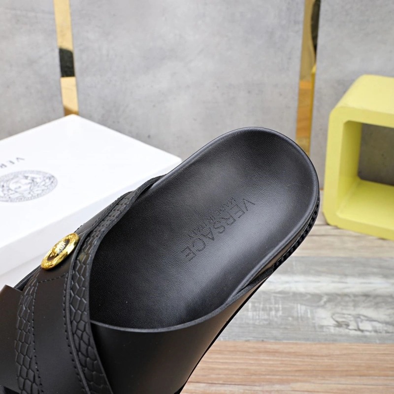 Efficient Gxvxnchy Slippers 153513