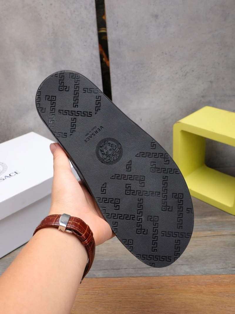 Modern Gxvxnchy Slippers 153503