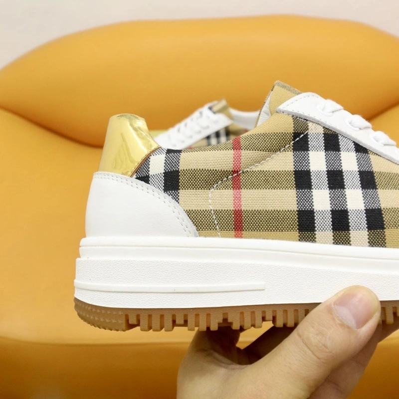 Trendsetting Bxrbxrry Sneakers 115183