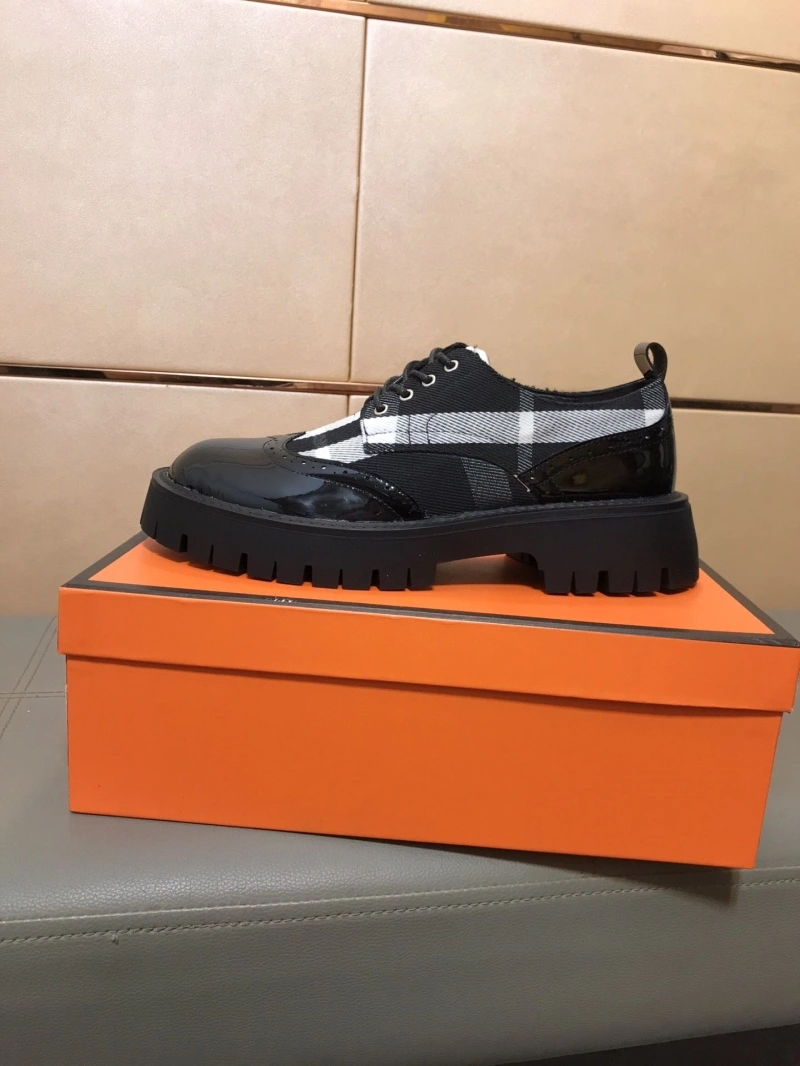 Stylish Gxccx Leather Shoes 160450
