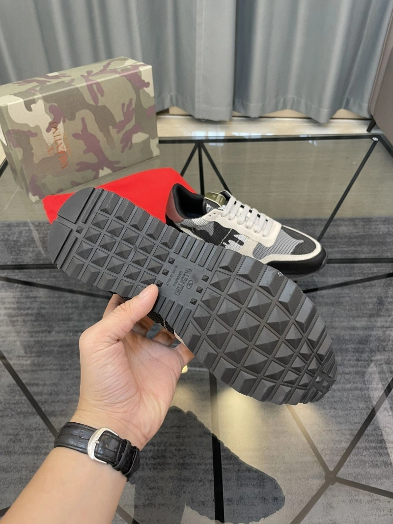 Unique Vxlxntino Sneakers 231191
