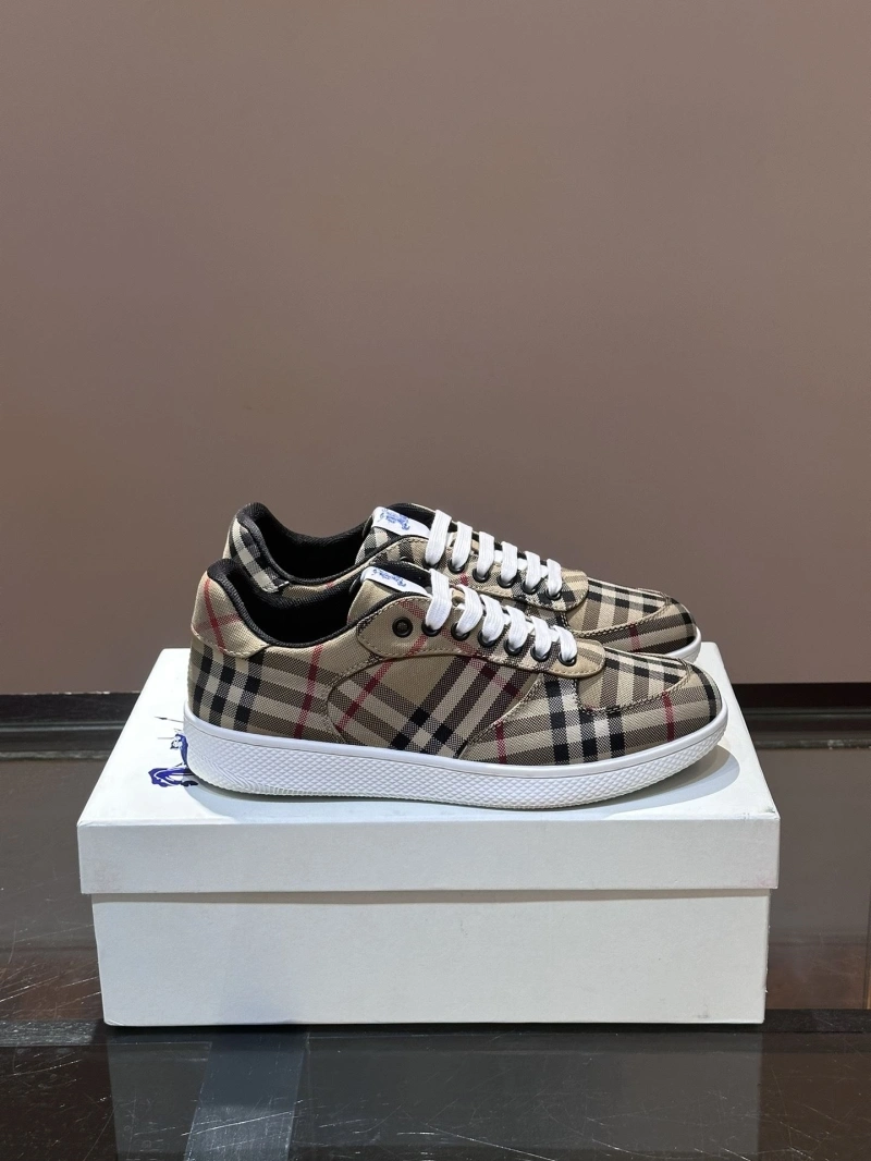 Classic Bxrbxrry Sneakers 115178