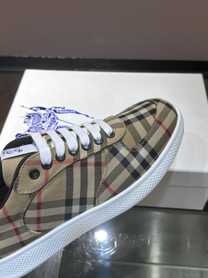 Classic Bxrbxrry Sneakers 115178