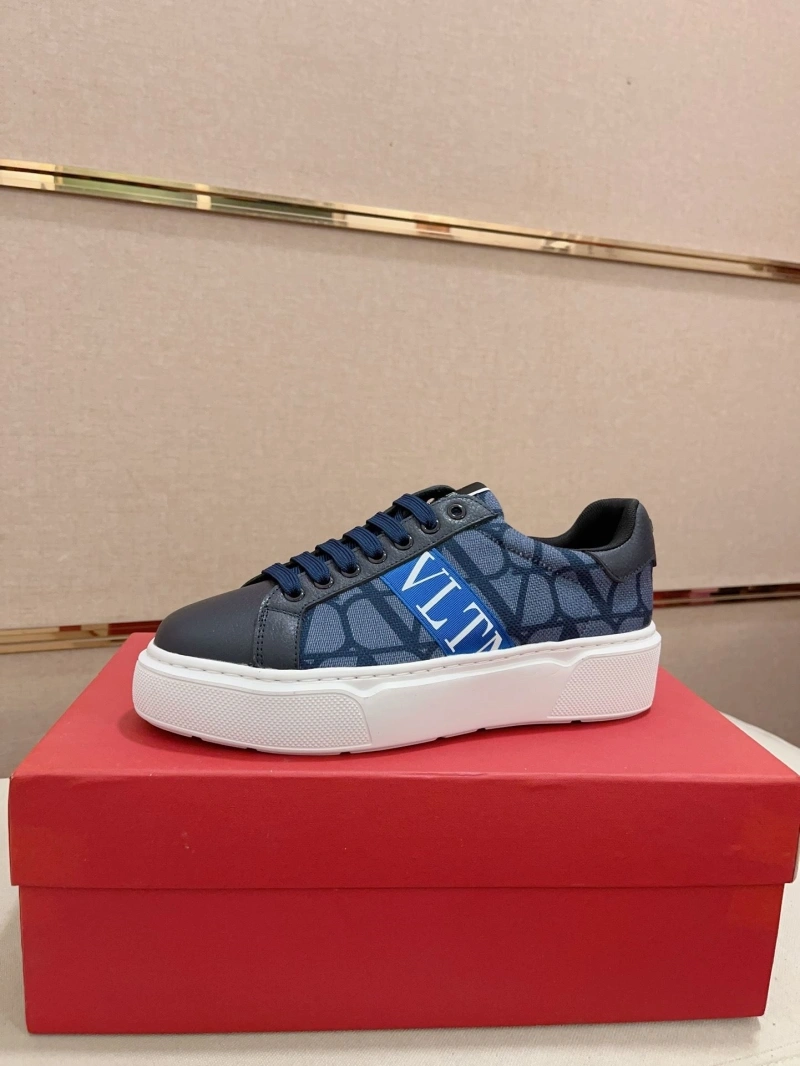 Sleek Vxlxntino Sneakers 231181