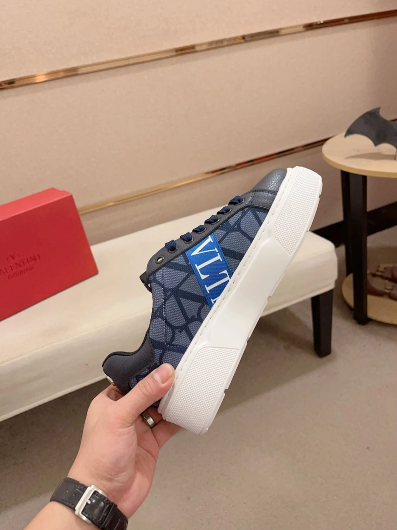 Sleek Vxlxntino Sneakers 231181
