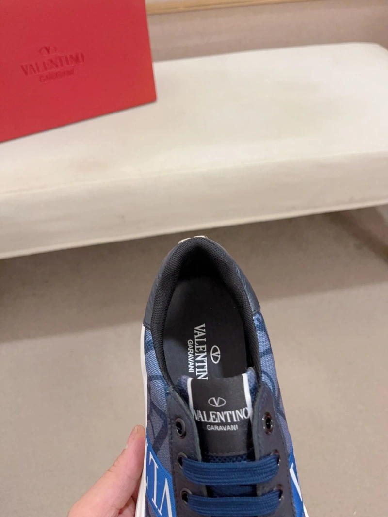Sleek Vxlxntino Sneakers 231181