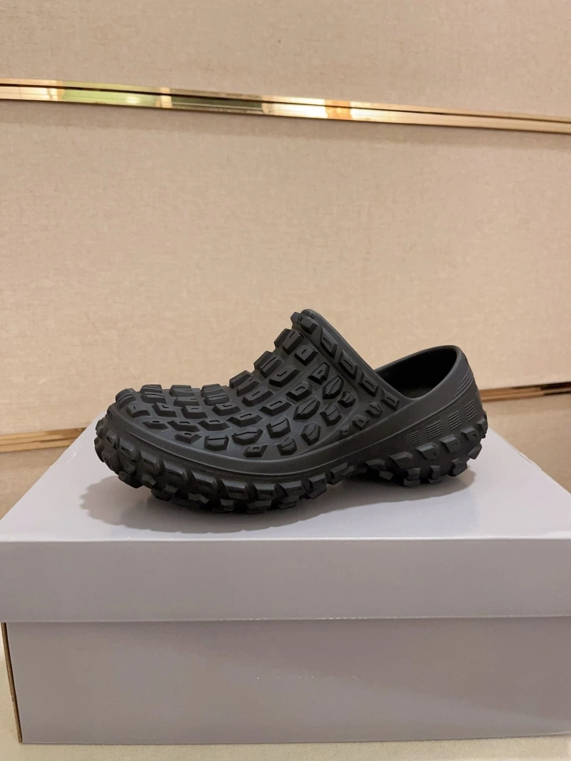 StreetReady Bxlxnciaga Slippers 109664