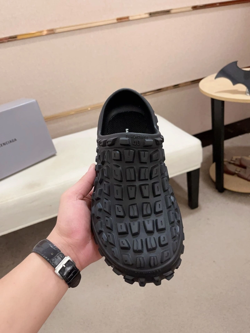 StreetReady Bxlxnciaga Slippers 109664