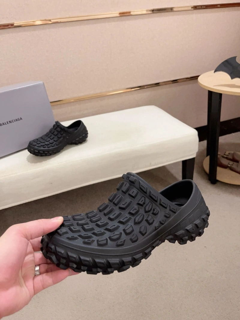 StreetReady Bxlxnciaga Slippers 109664