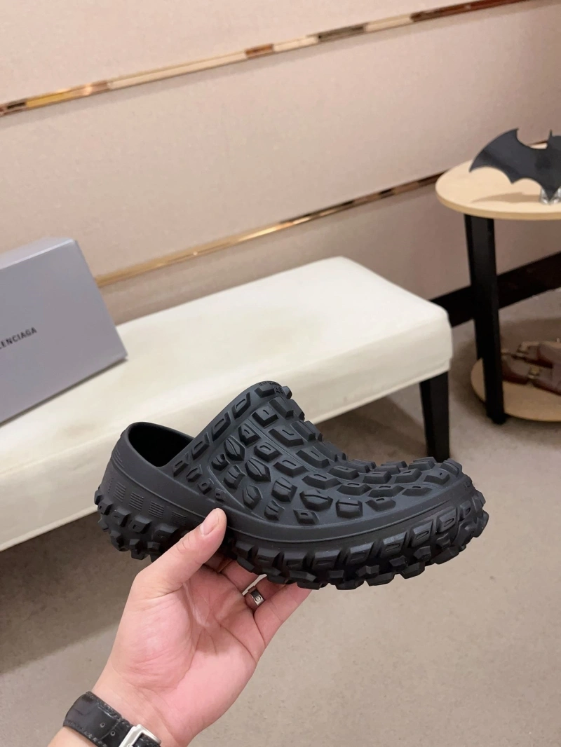 StreetReady Bxlxnciaga Slippers 109664