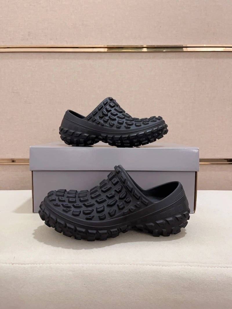 StreetReady Bxlxnciaga Slippers 109664