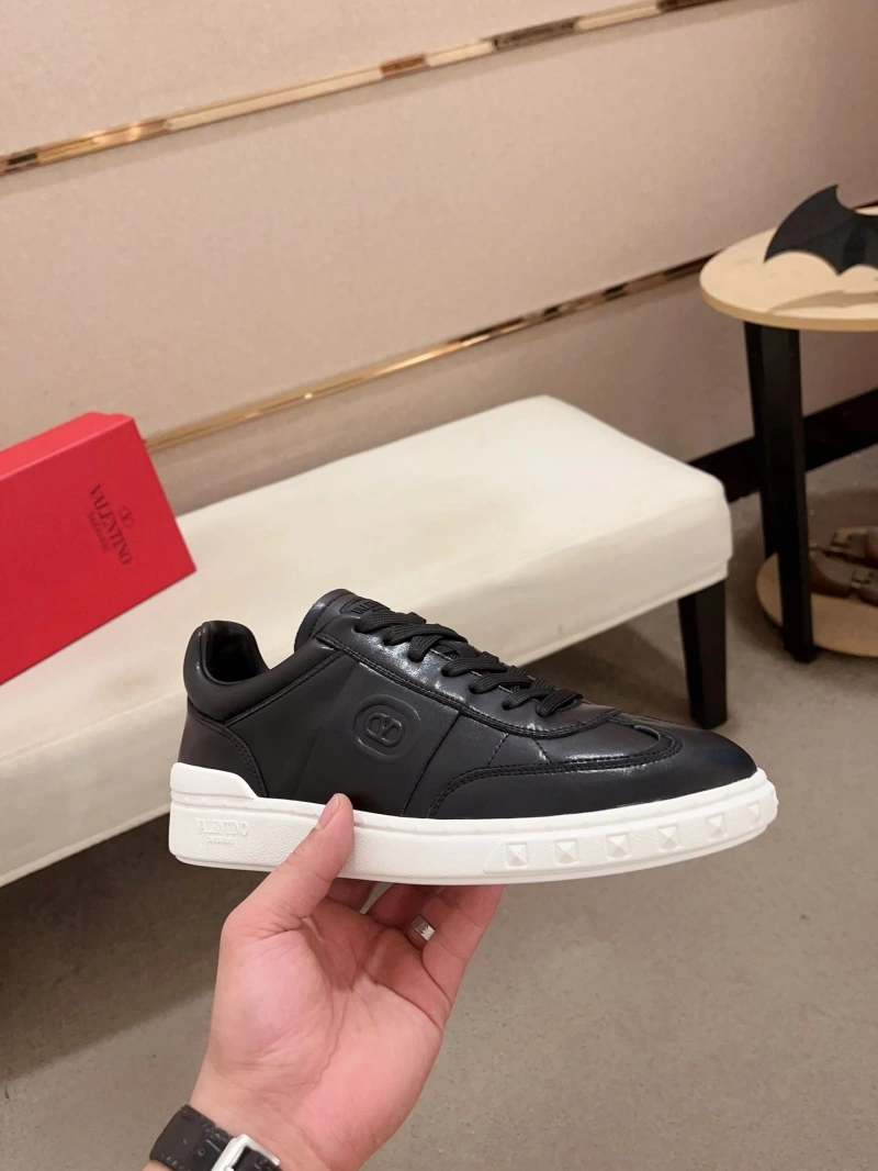 Modern Vxlxntino Sneakers 231149