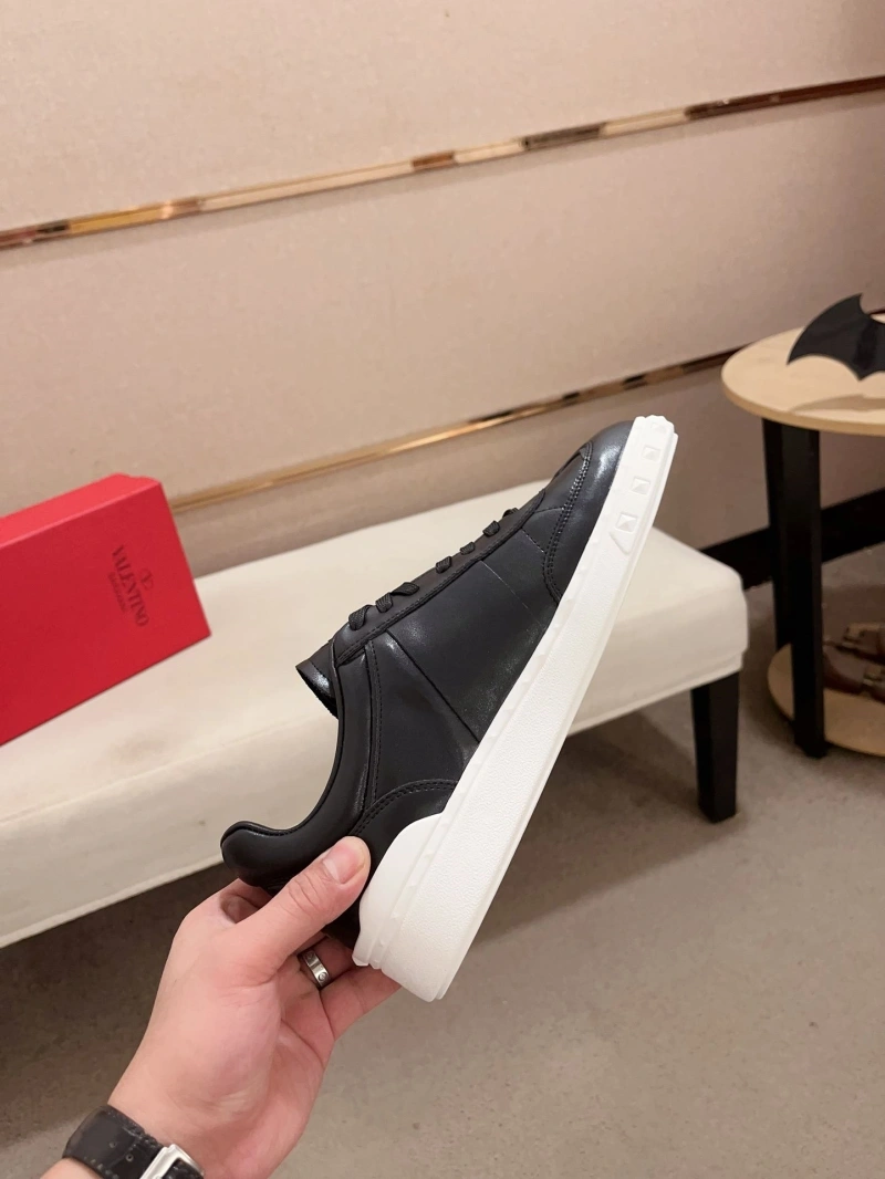 Modern Vxlxntino Sneakers 231149