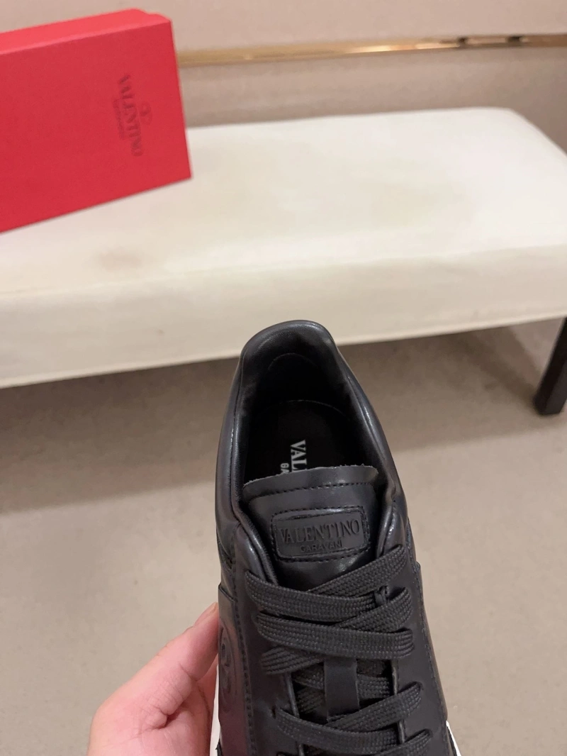 Modern Vxlxntino Sneakers 231149