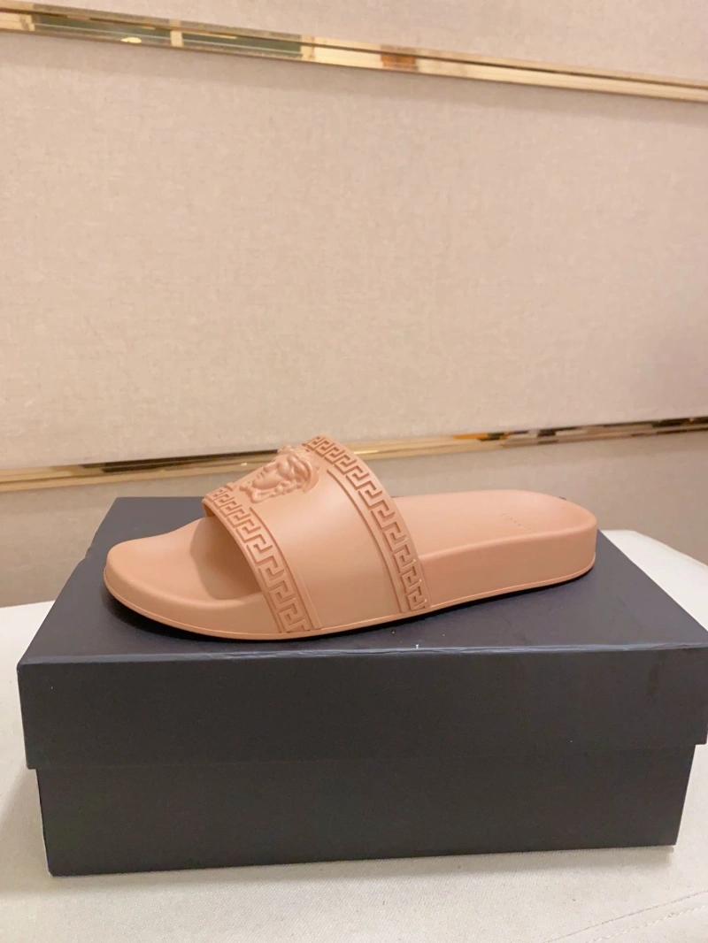 SportInspired Gxvxnchy Slippers 153499