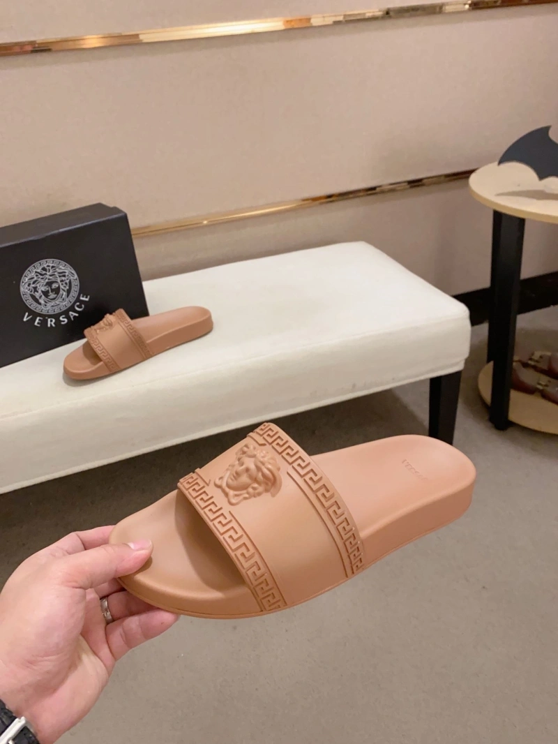 SportInspired Gxvxnchy Slippers 153499