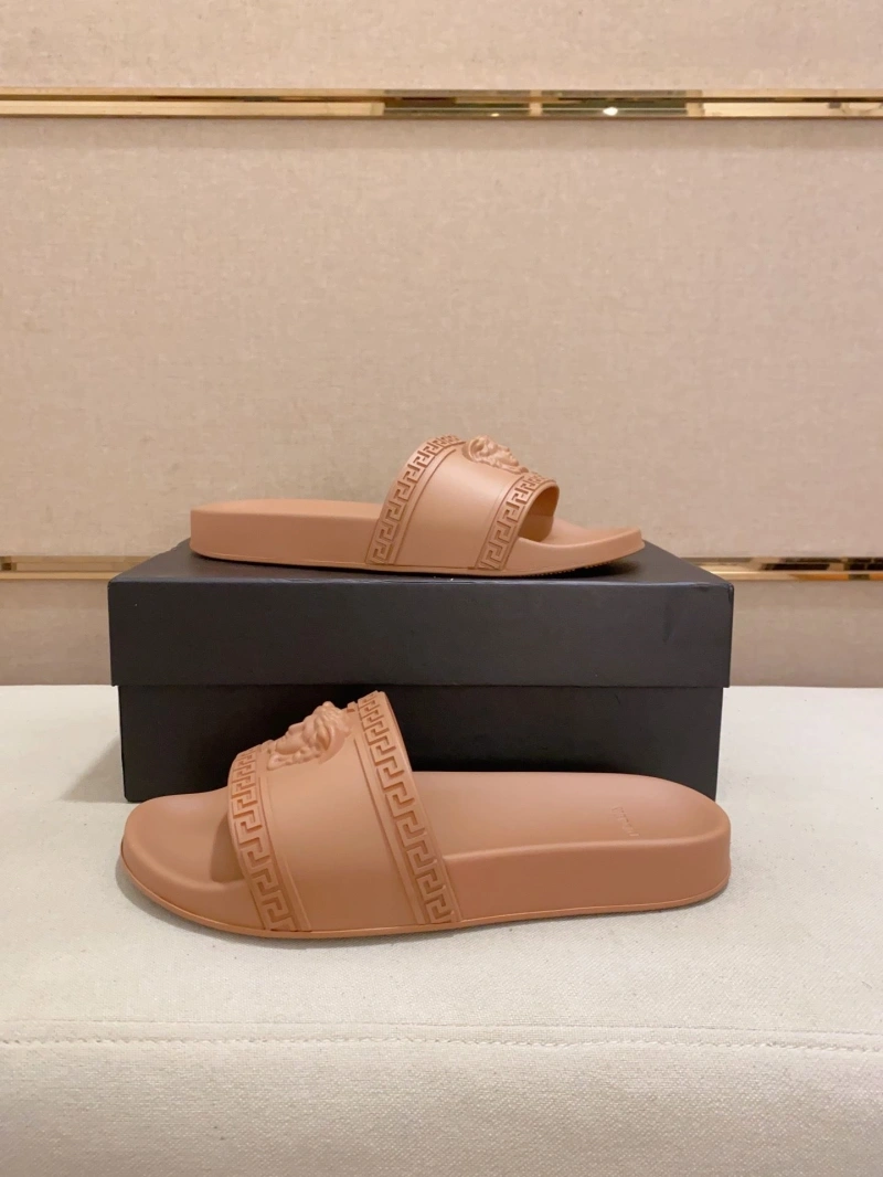 SportInspired Gxvxnchy Slippers 153499