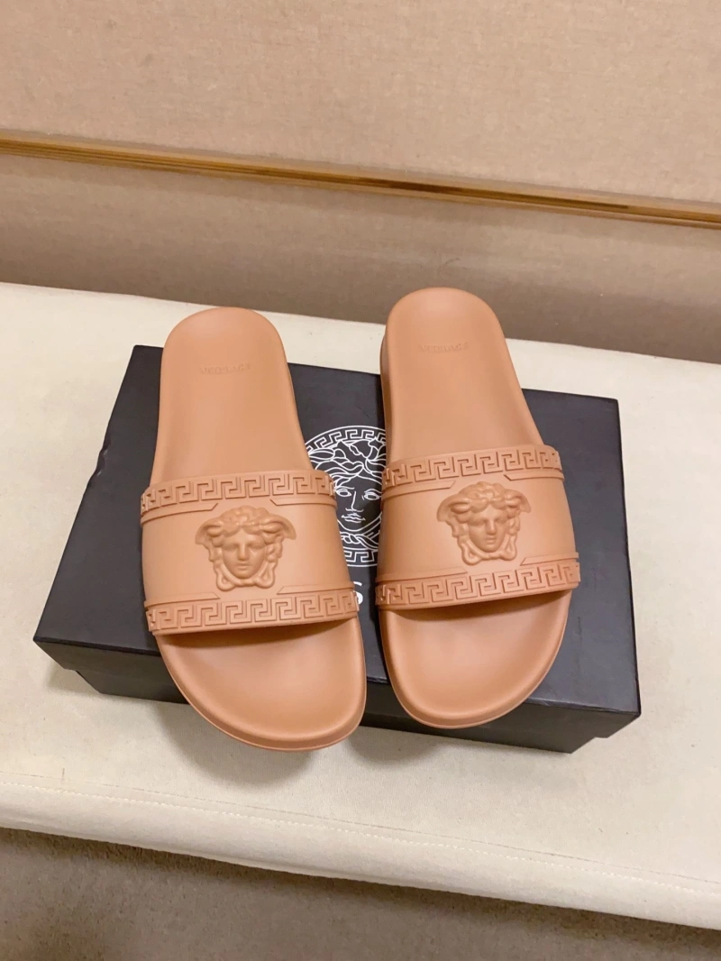 SportInspired Gxvxnchy Slippers 153499