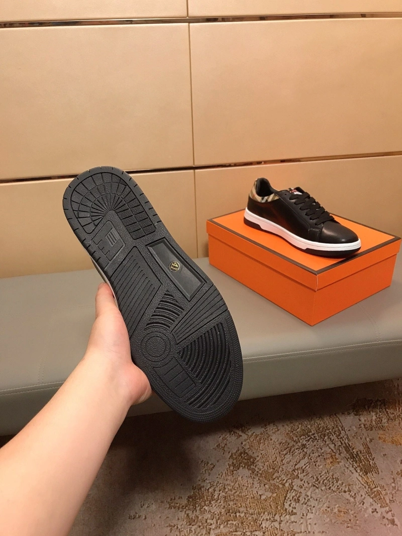 Fashionable Bxrbxrry Sneakers 115159
