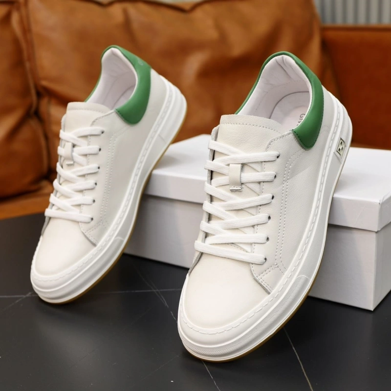 Compact Gxvxnchy Sneakers 153452