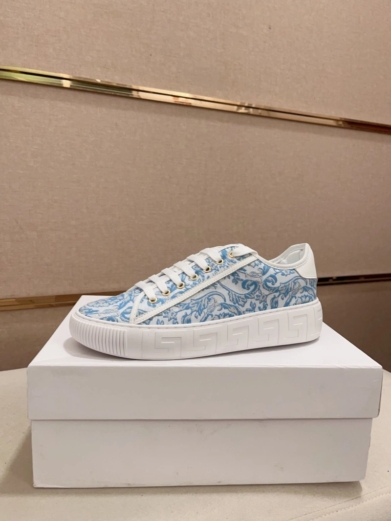 Resilient Gxvxnchy Sneakers 153449
