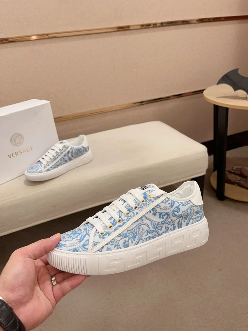 Resilient Gxvxnchy Sneakers 153449