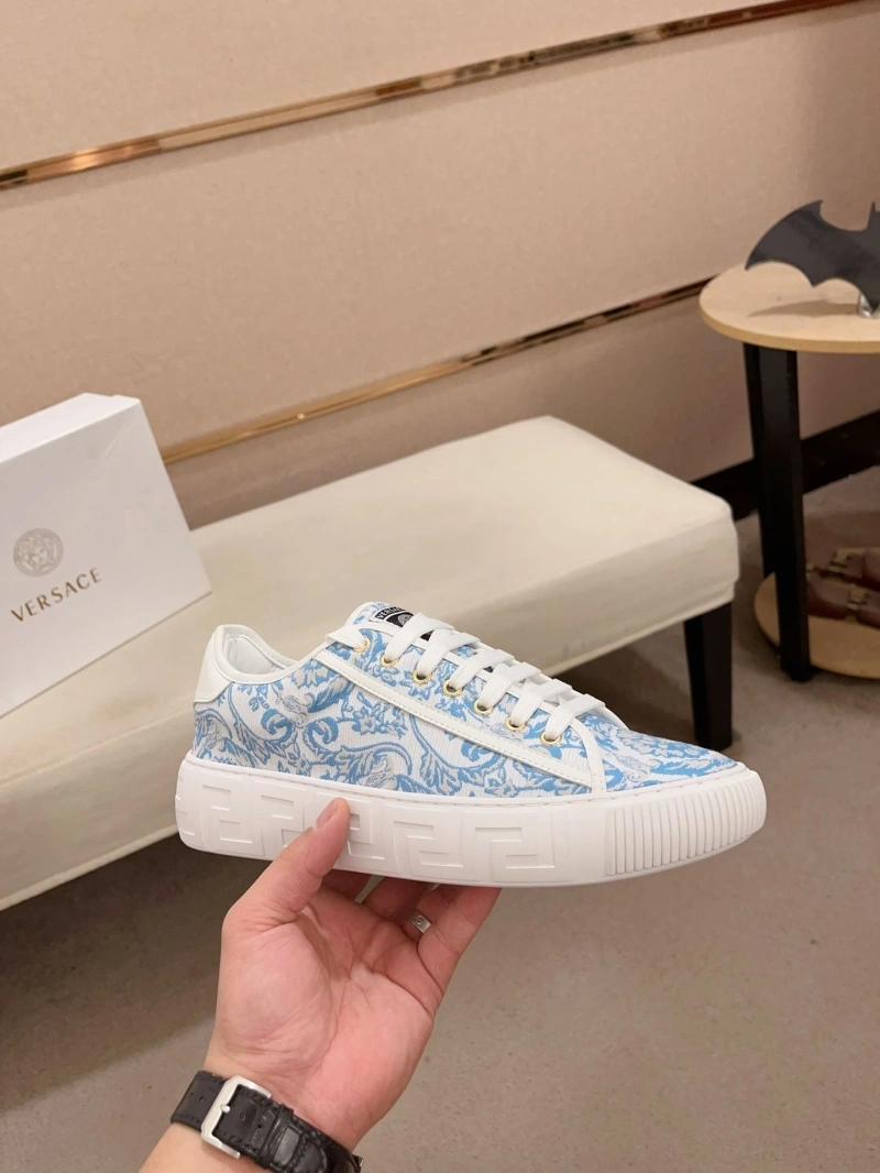 Resilient Gxvxnchy Sneakers 153449