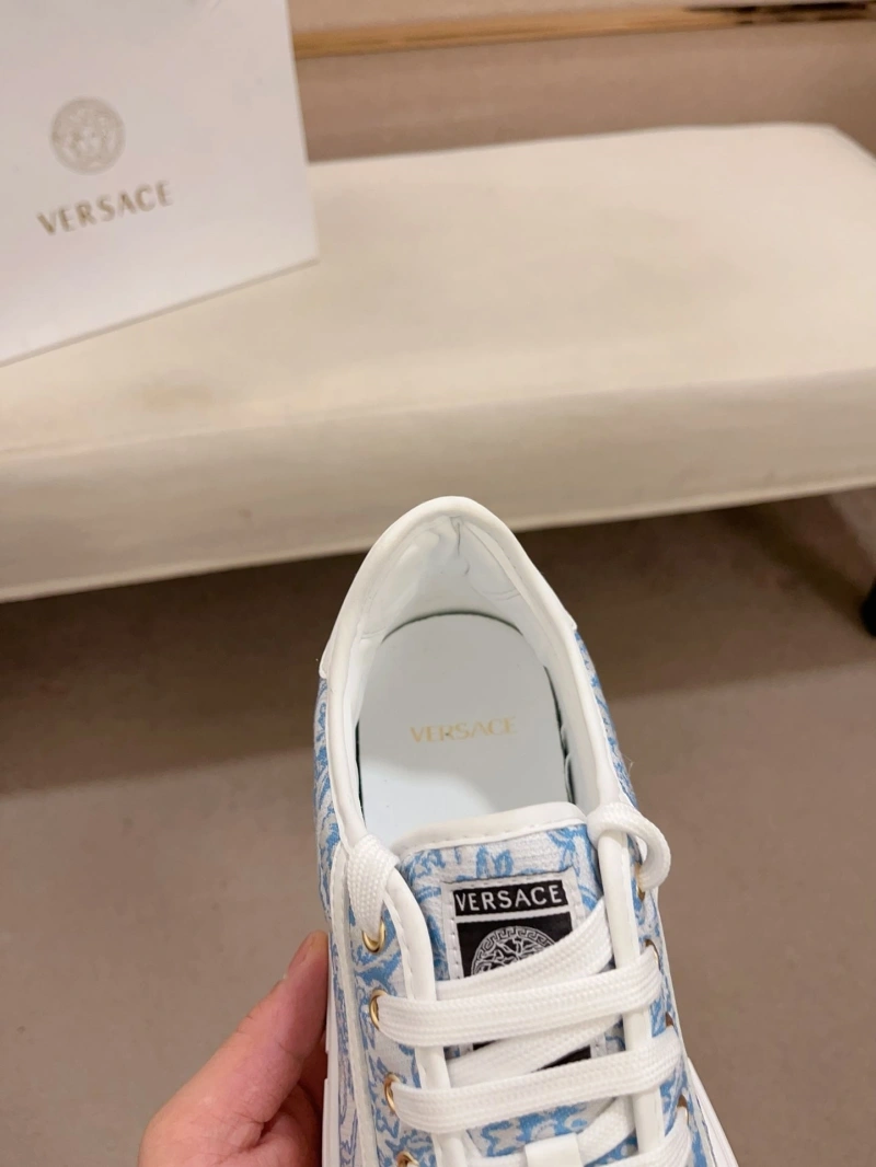 Resilient Gxvxnchy Sneakers 153449