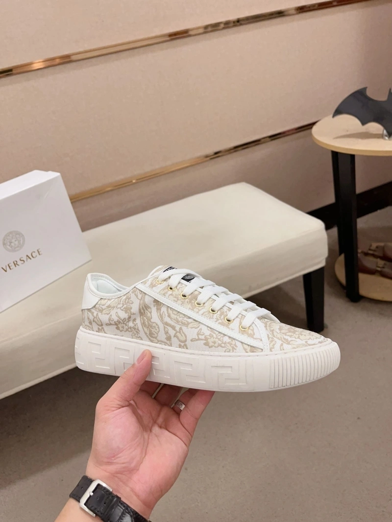 Reliable Gxvxnchy Sneakers 153448
