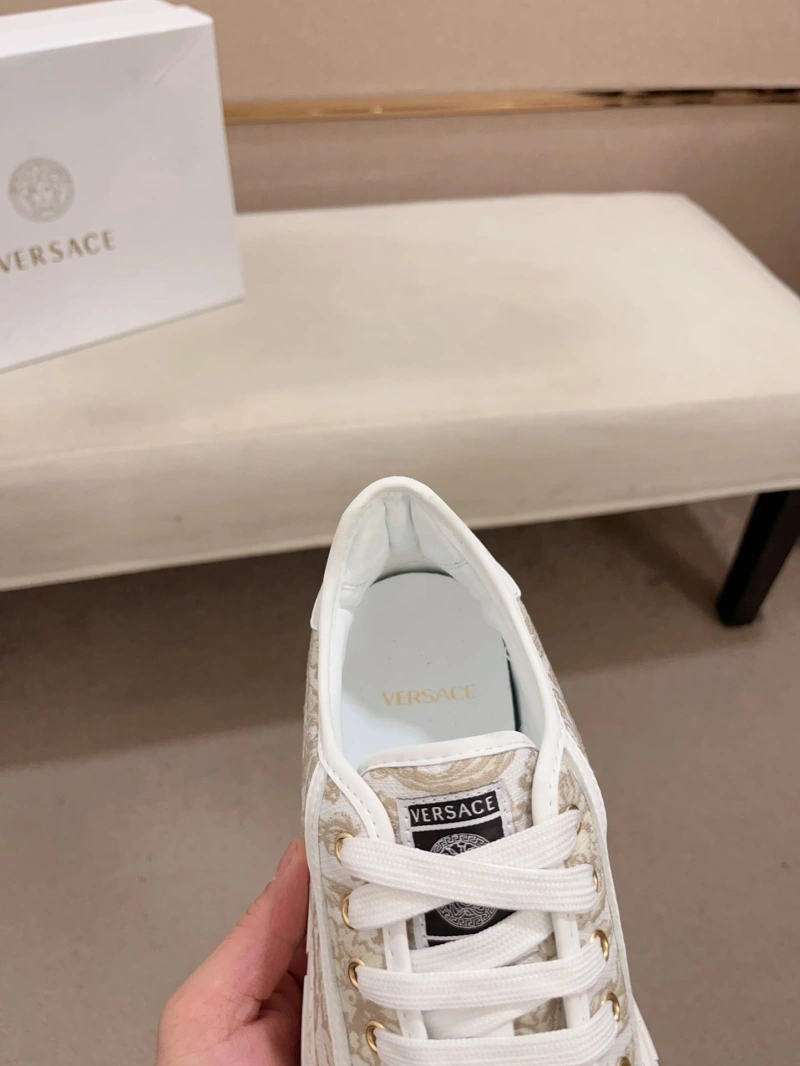 Reliable Gxvxnchy Sneakers 153448