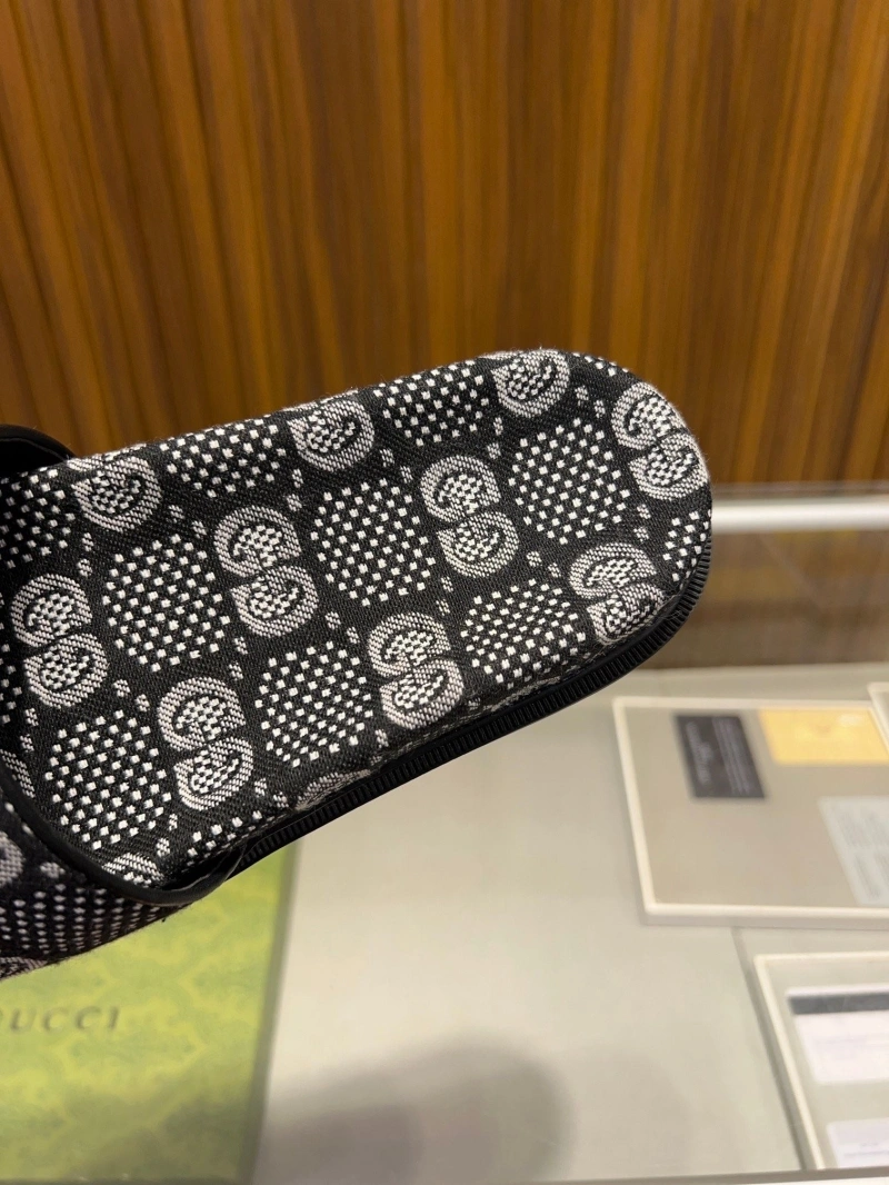 Gxccx Slippers Flexible 159579