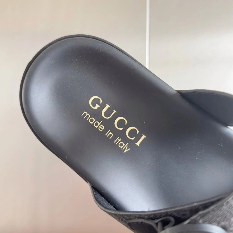 Sophisticated Gxccx Slippers 159556