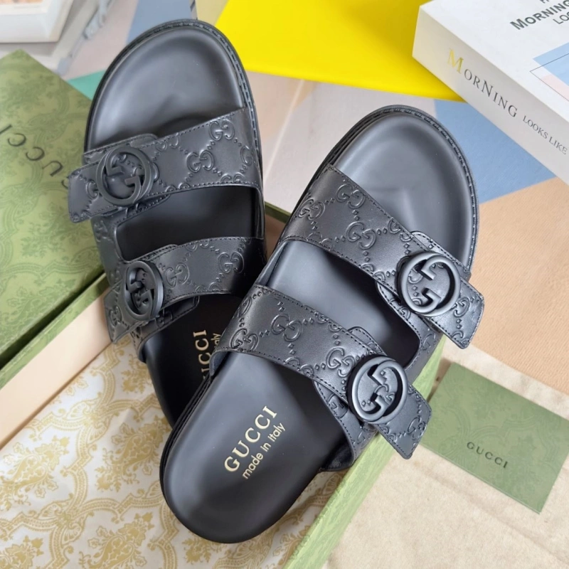 Fashionable Gxccx Slippers 159562