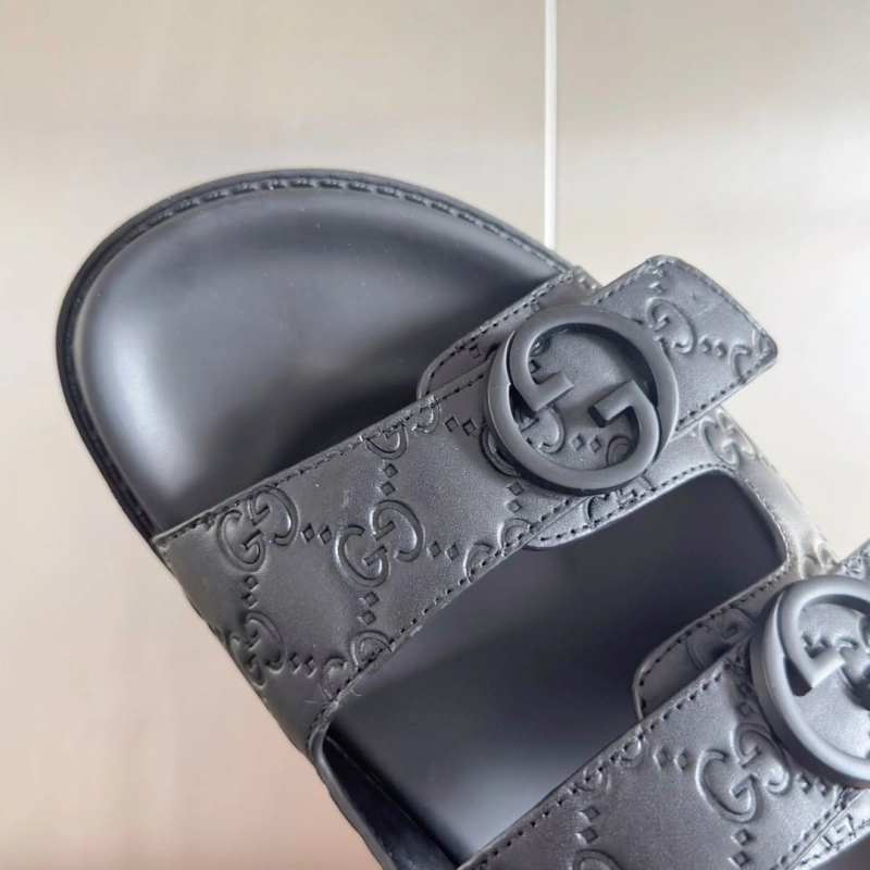 Fashionable Gxccx Slippers 159562