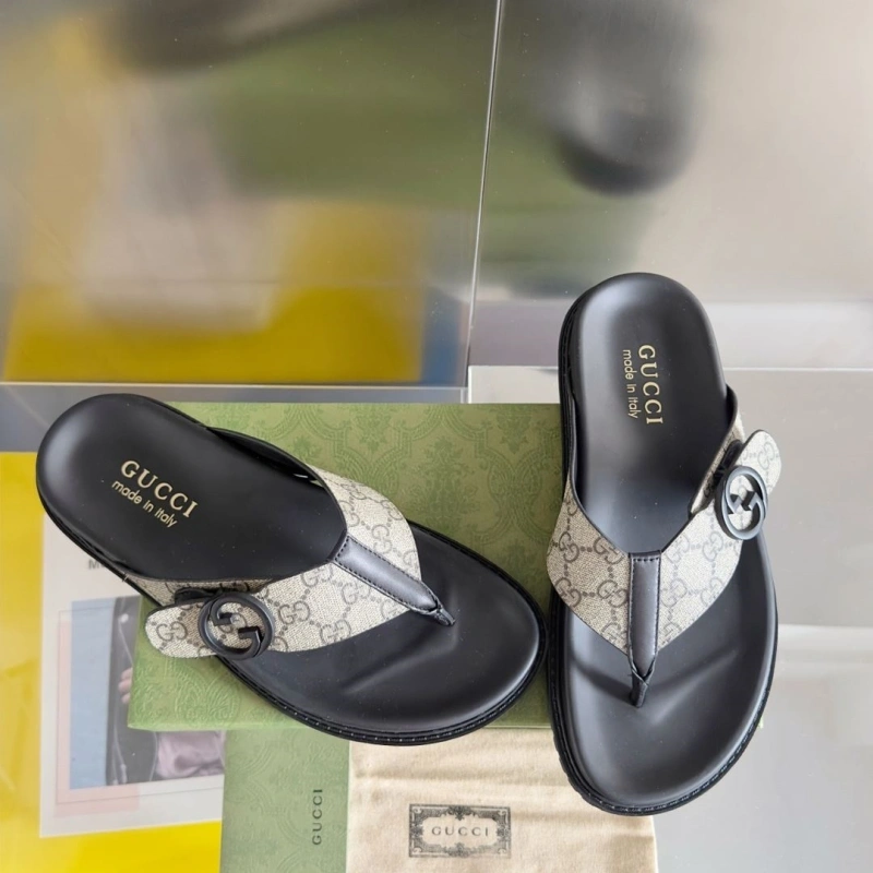 Versatile Gxccx Slippers 159553