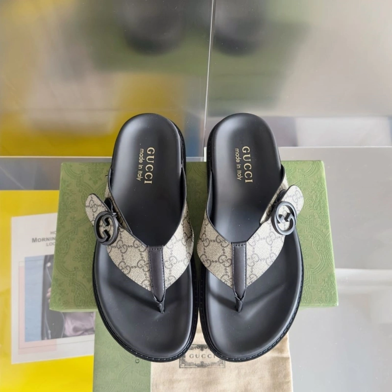 Versatile Gxccx Slippers 159553