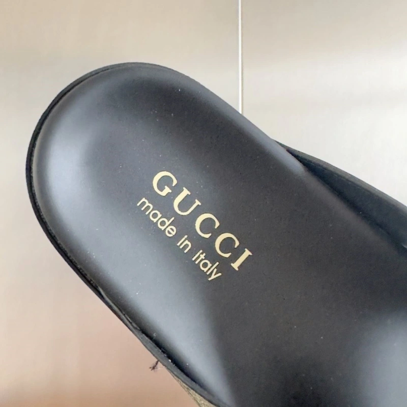 Versatile Gxccx Slippers 159553