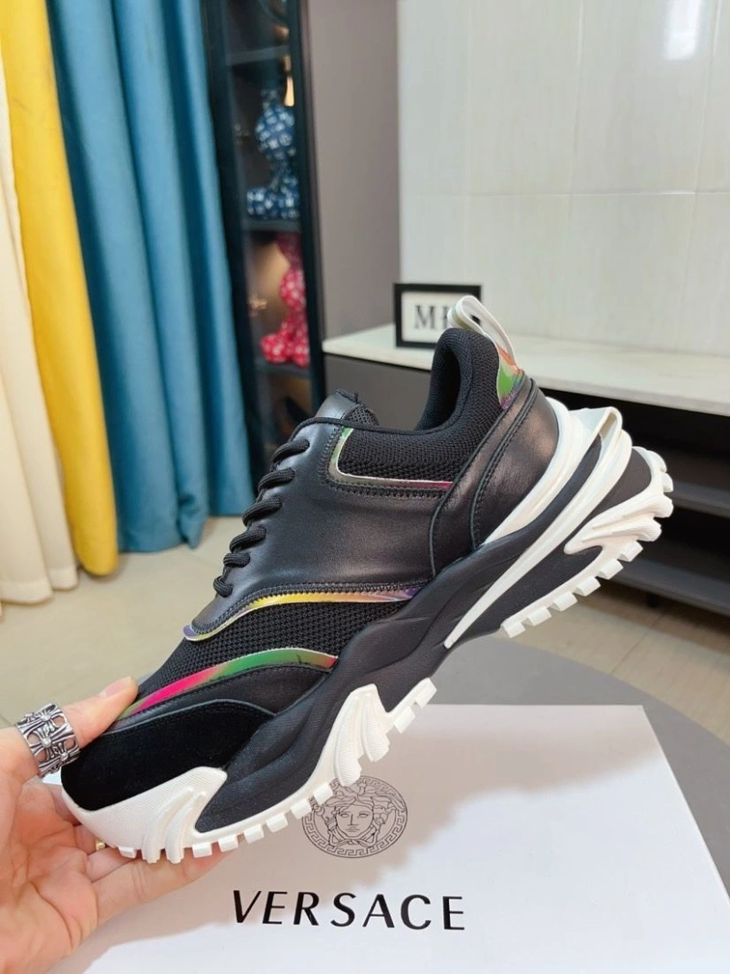 Trendsetting Gxvxnchy Sneakers 153447