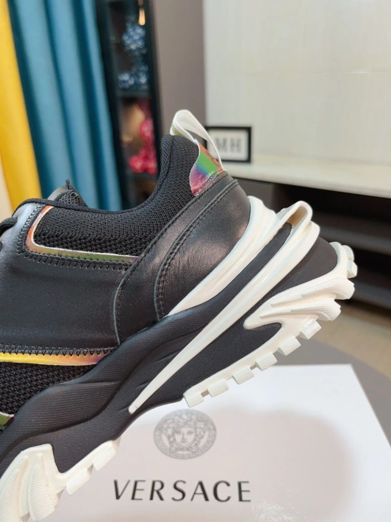 Trendsetting Gxvxnchy Sneakers 153447