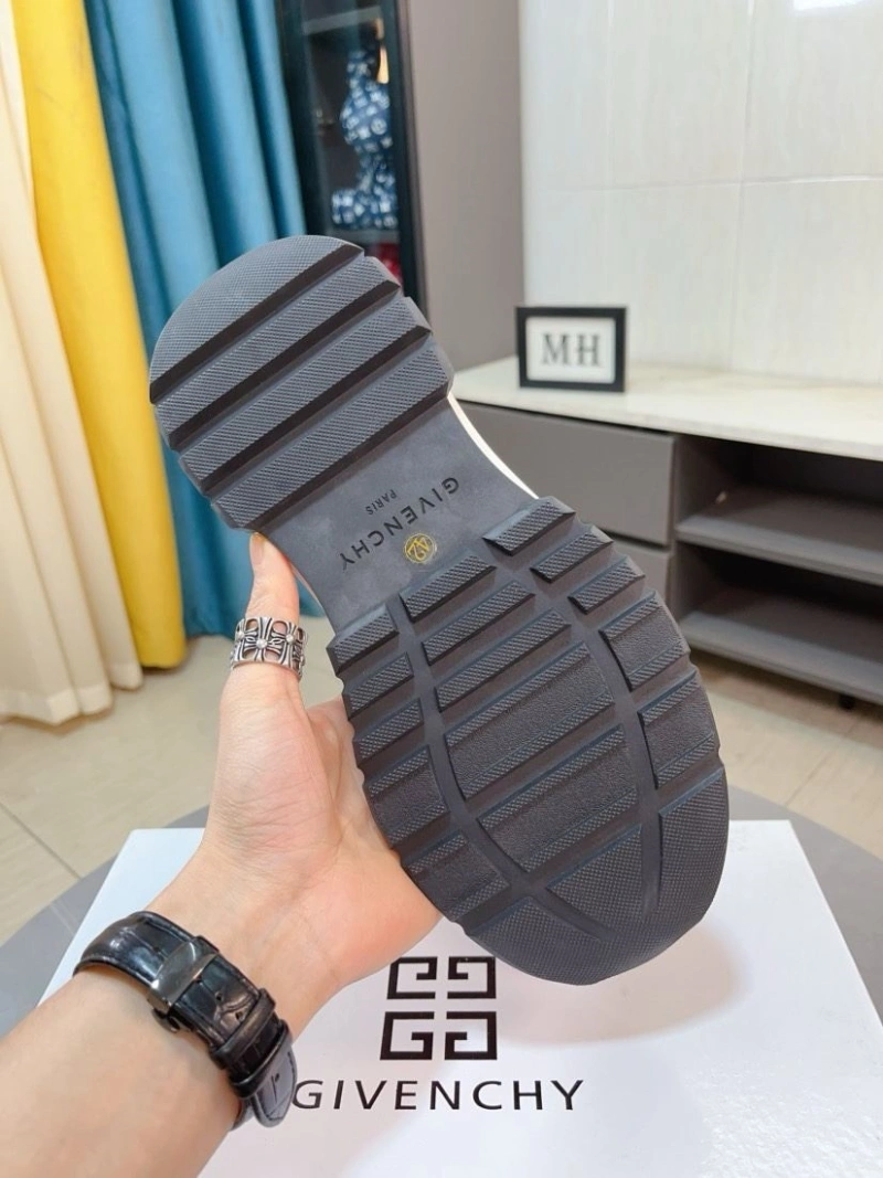 Comfortable Gxvxnchy Sneakers 153445