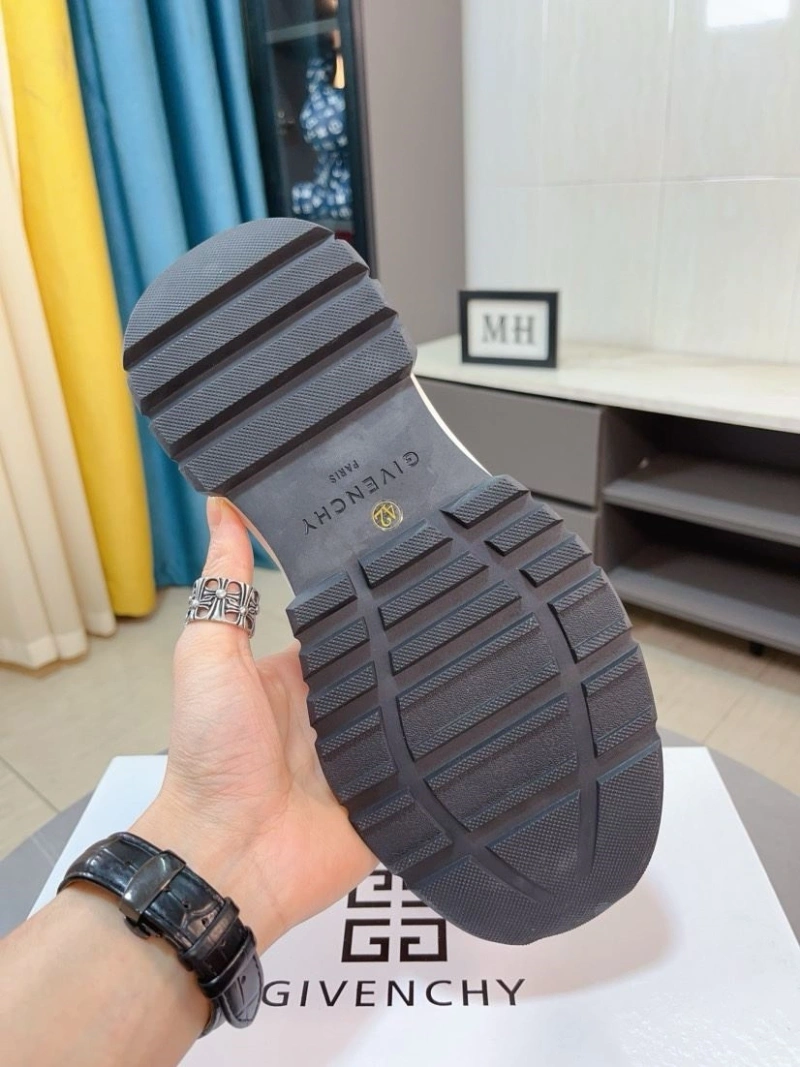 Affordable Gxvxnchy Sneakers 153444