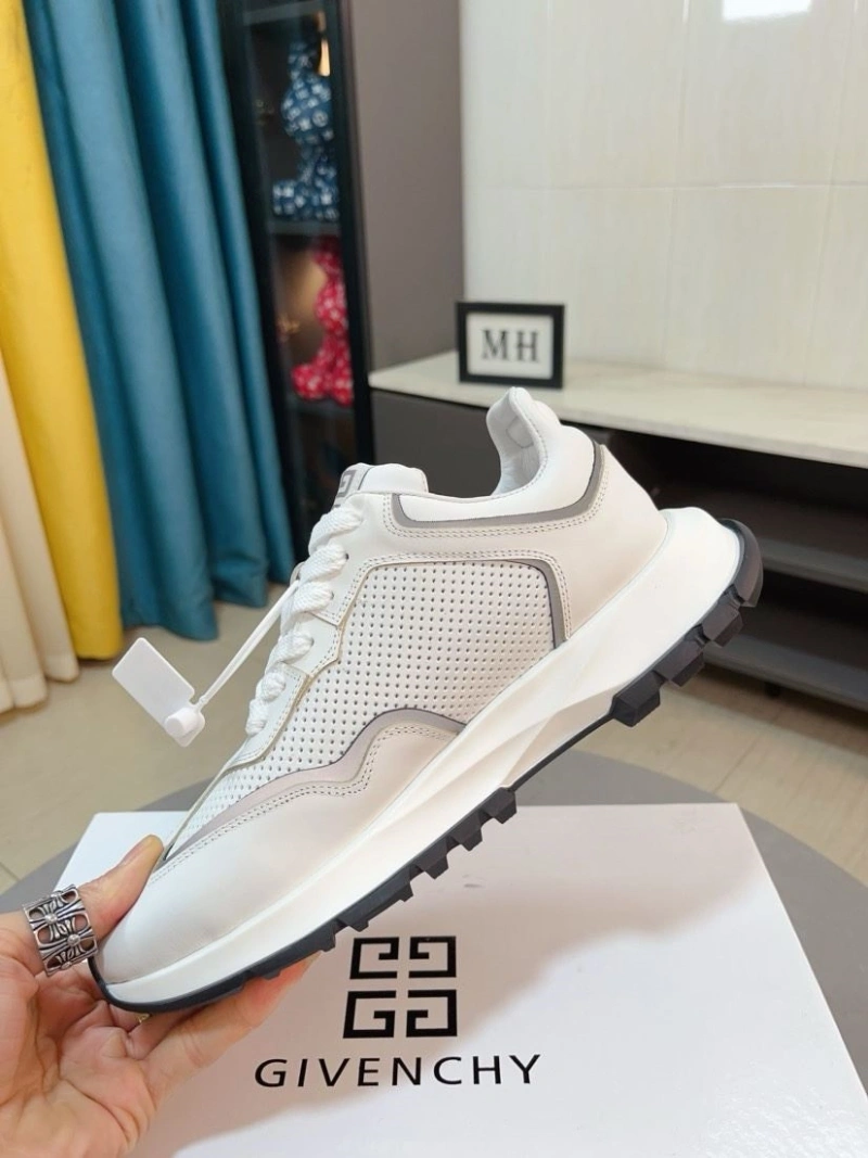 Gxvxnchy Sneakers Modern 153443