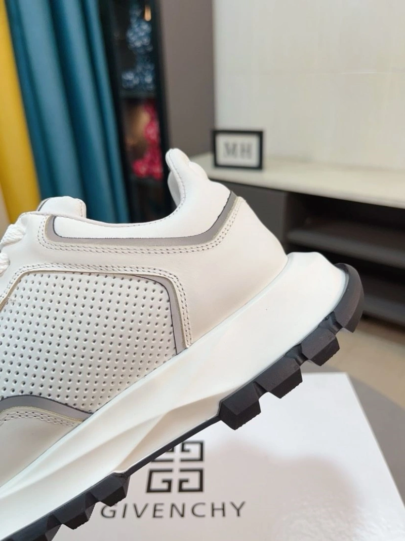 Gxvxnchy Sneakers Modern 153443